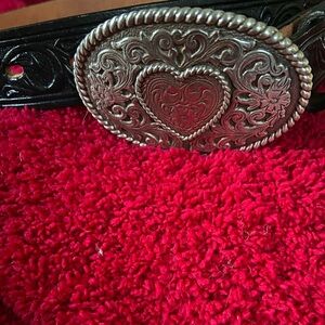Justins Women’s Silver Hope Heart Belt Buckle Size 26 Leather 815BK